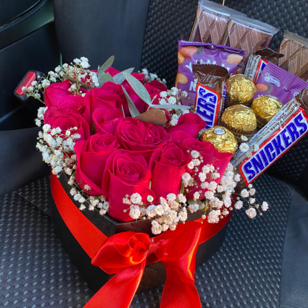 Caja de Rosas y chocolates