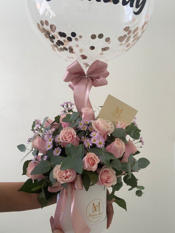 WhatsApp Image 2026-01-21 at 10.07.57 PM (2) Caja floral con globo