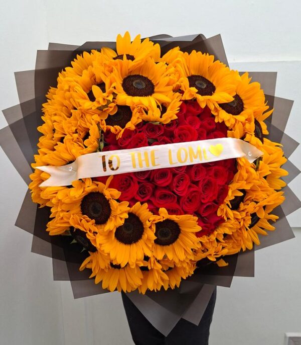 WhatsApp Image 2026-01-30 at 10.51.53 AM (1) Ramos de 30 Girasoles y 48 Rosas San Valentin